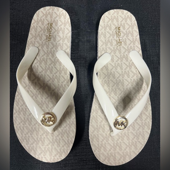 Michael Kors Flip Flops - Picture 3 of 4